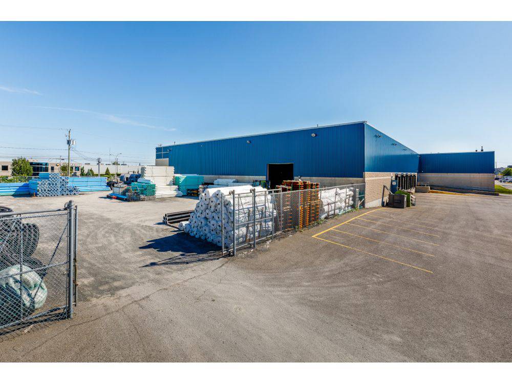 Suite 40754075 Boulevard Industriel, Laval, Québec Industrial Space